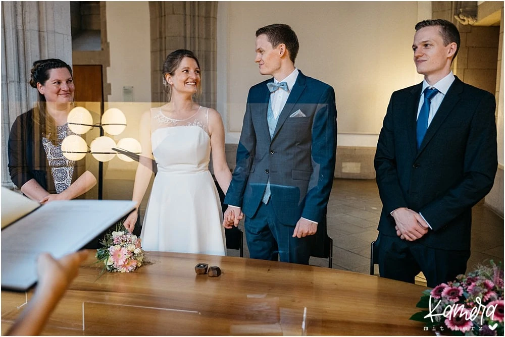 Hochzeit im historischen Rathaus Köln und Shooting in der Altstadt Köln