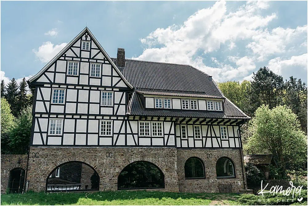 Hochzeit feiern - Fotos im Gut Hungenbach - Aussenansicht