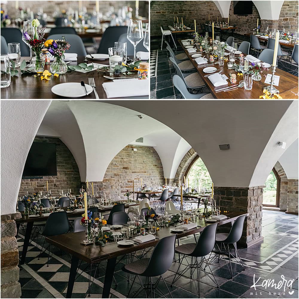 Hochzeit feiern - Fotos im Gut Hungenbach - Dekoration im Saal