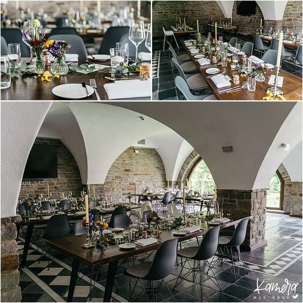 Hochzeit feiern - Fotos im Gut Hungenbach - Dekoration im Saal