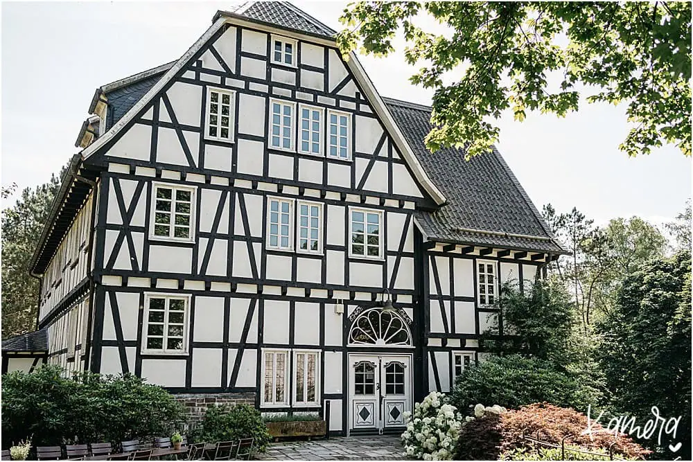 Hochzeit feiern - Fotos im Gut Hungenbach - Aussenansicht